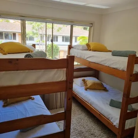 Cheerful 3-Bedroom In The Heart Of Burleigh Heads Gold Coast Exterior photo