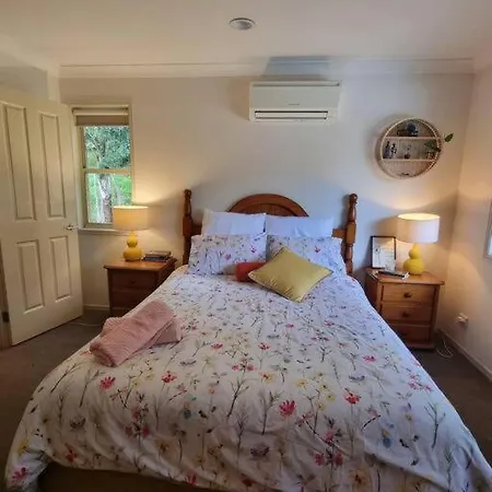 Cheerful 3-Bedroom In The Heart Of Burleigh Heads Gold Coast Exterior photo