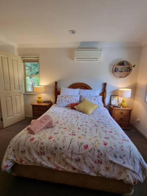 Cheerful 3-bedroom In The Heart Of Burleigh Heads Apartment